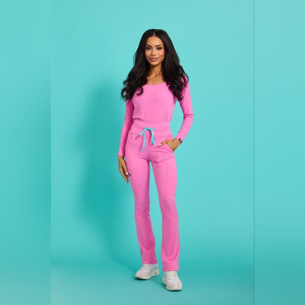 'Dia' Hot Pink Yoga Scrub Set by Ashh: Top XS, Bottoms: XXS